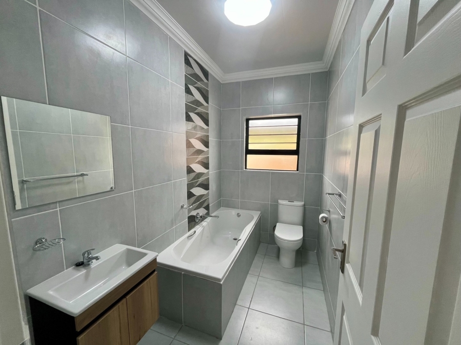 3 Bedroom Property for Sale in Flamwood North West